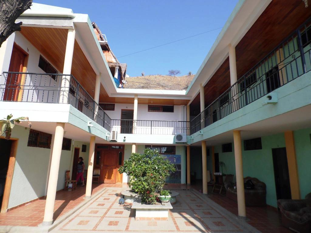 Hostal Dumbira Таганга Экстерьер фото