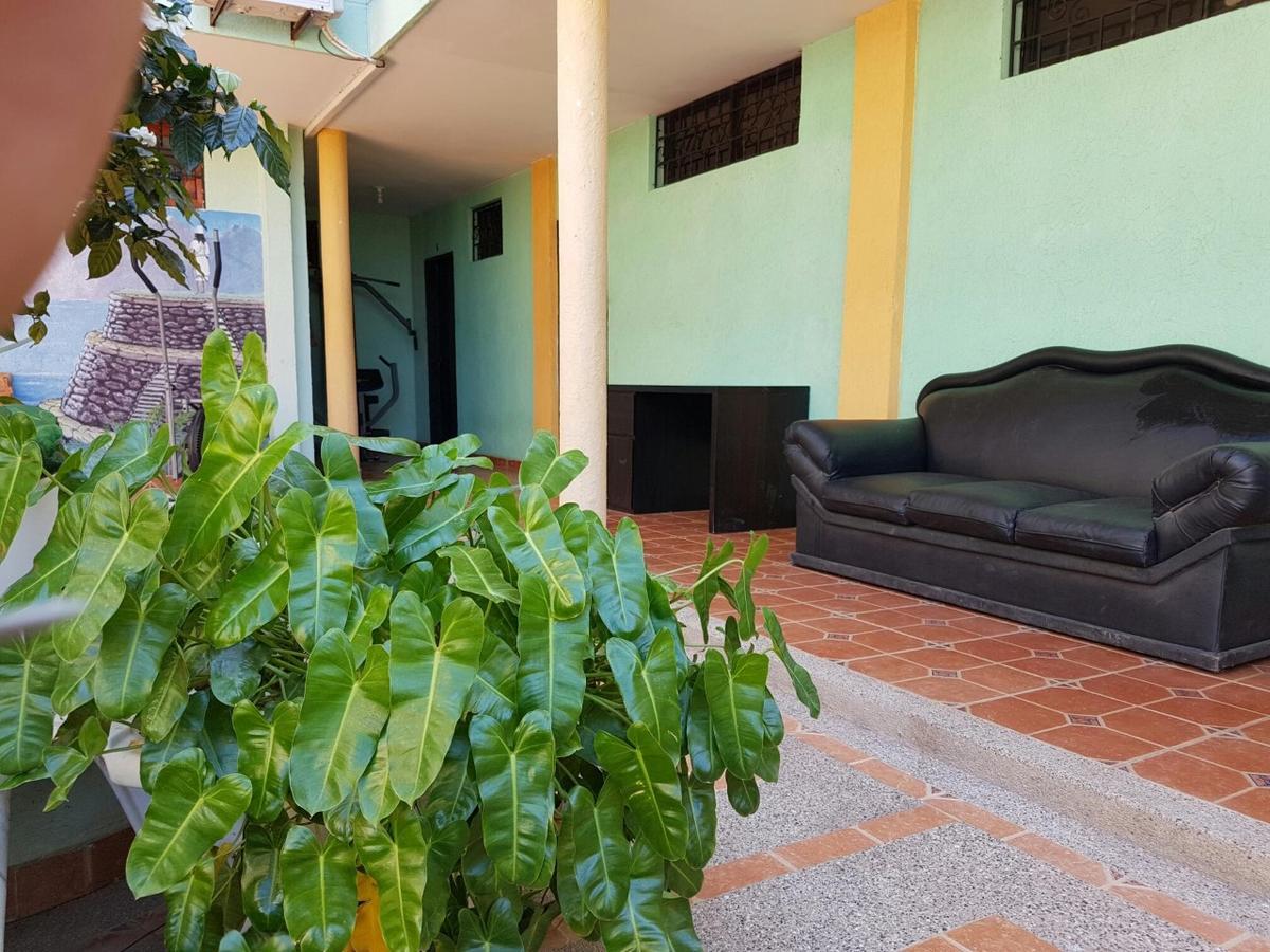 Hostal Dumbira Таганга Экстерьер фото